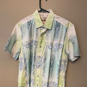 Casual button down short sleve shirt